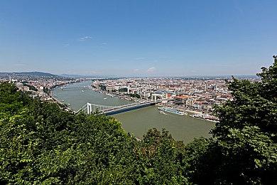 美女动作游戏《星刃》下载体积和预载日期透露